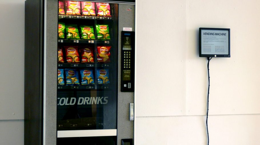 Vending Machine \ Ellie Harrison (2010)