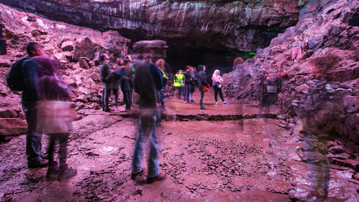 Listening to the Dark Tour \ Various Artists (2017)